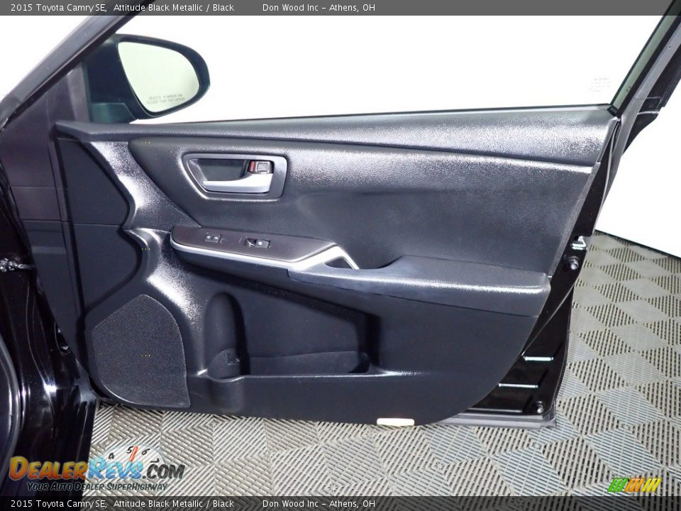 2015 Toyota Camry SE Attitude Black Metallic / Black Photo #24