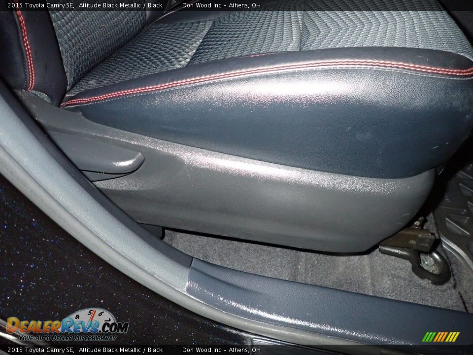2015 Toyota Camry SE Attitude Black Metallic / Black Photo #25