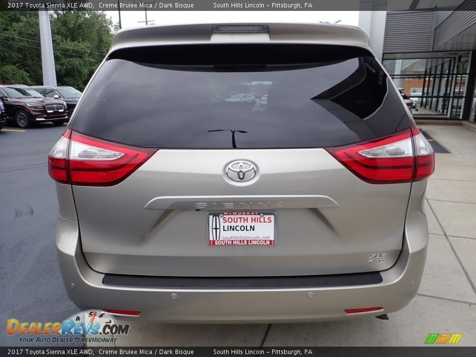 2017 Toyota Sienna XLE AWD Creme Brulee Mica / Dark Bisque Photo #4