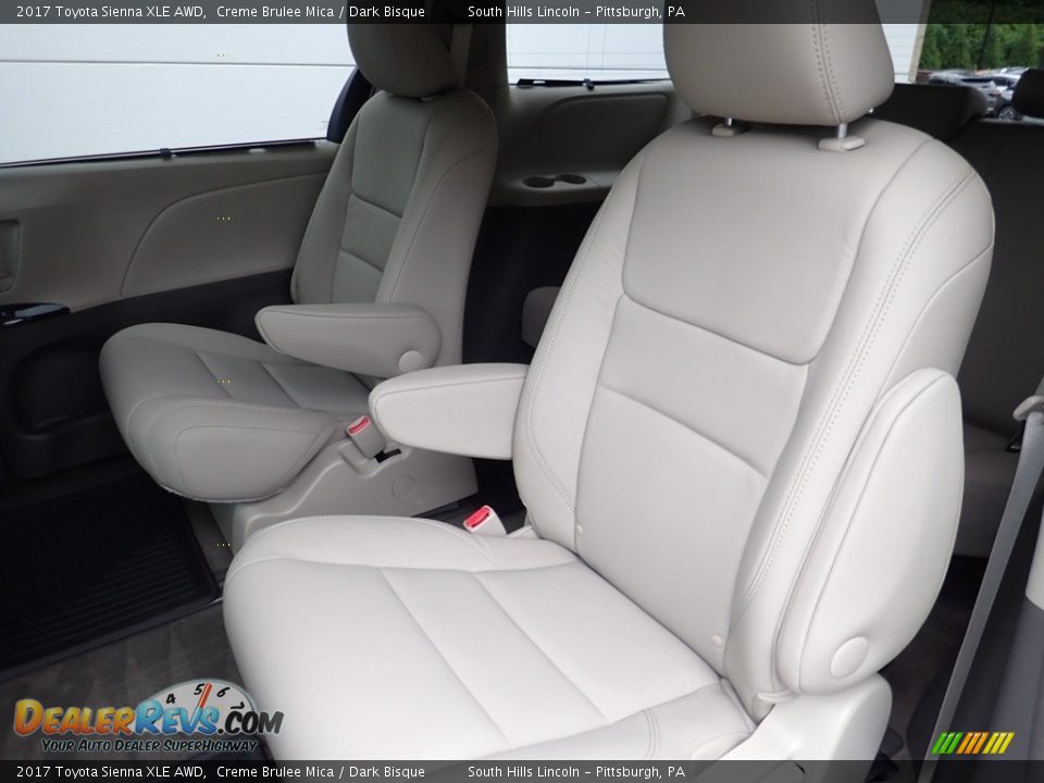 2017 Toyota Sienna XLE AWD Creme Brulee Mica / Dark Bisque Photo #17