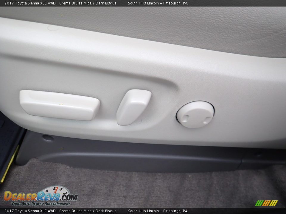 2017 Toyota Sienna XLE AWD Creme Brulee Mica / Dark Bisque Photo #20