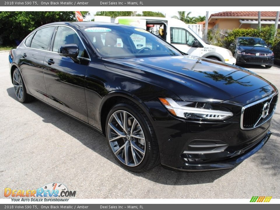 2018 Volvo S90 T5 Onyx Black Metallic / Amber Photo #2