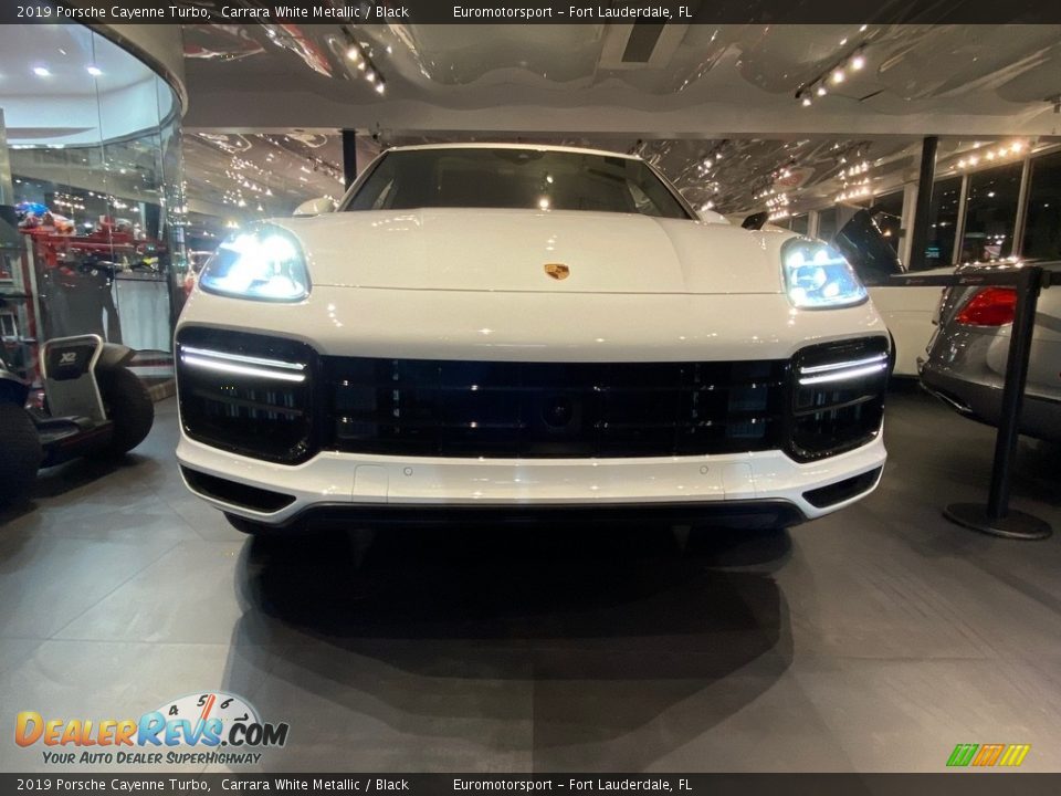 2019 Porsche Cayenne Turbo Carrara White Metallic / Black Photo #1