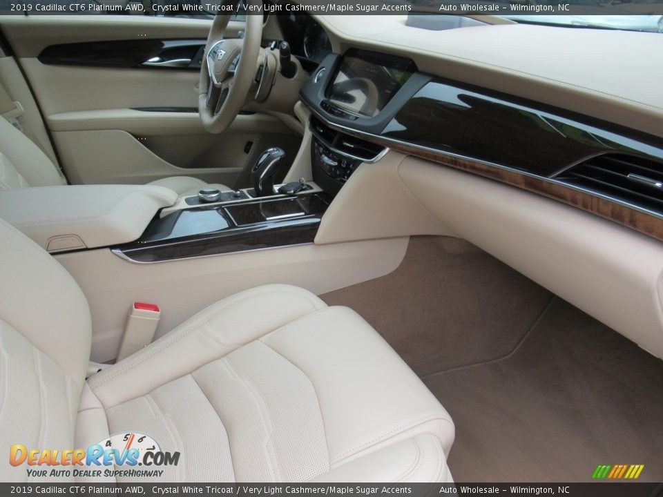 2019 Cadillac CT6 Platinum AWD Crystal White Tricoat / Very Light Cashmere/Maple Sugar Accents Photo #12
