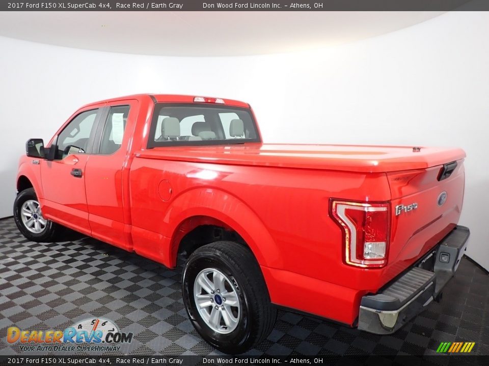 2017 Ford F150 XL SuperCab 4x4 Race Red / Earth Gray Photo #9