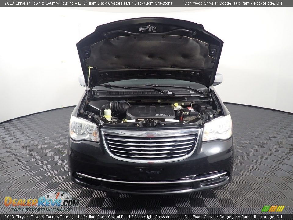 2013 Chrysler Town & Country Touring - L Brilliant Black Crystal Pearl / Black/Light Graystone Photo #8