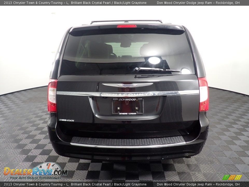 2013 Chrysler Town & Country Touring - L Brilliant Black Crystal Pearl / Black/Light Graystone Photo #14