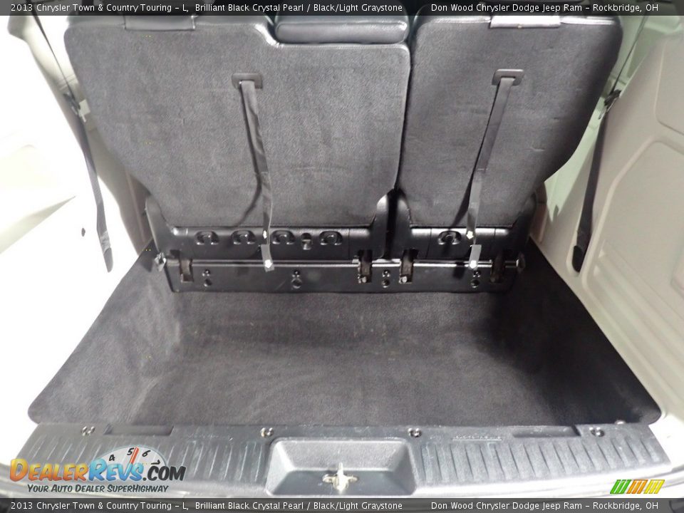 2013 Chrysler Town & Country Touring - L Brilliant Black Crystal Pearl / Black/Light Graystone Photo #16
