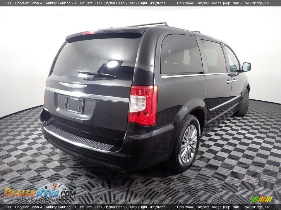 2013 Chrysler Town & Country Touring - L Brilliant Black Crystal Pearl / Black/Light Graystone Photo #20