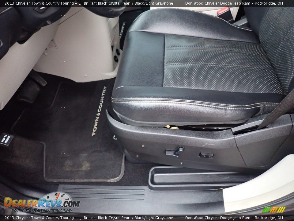 2013 Chrysler Town & Country Touring - L Brilliant Black Crystal Pearl / Black/Light Graystone Photo #24