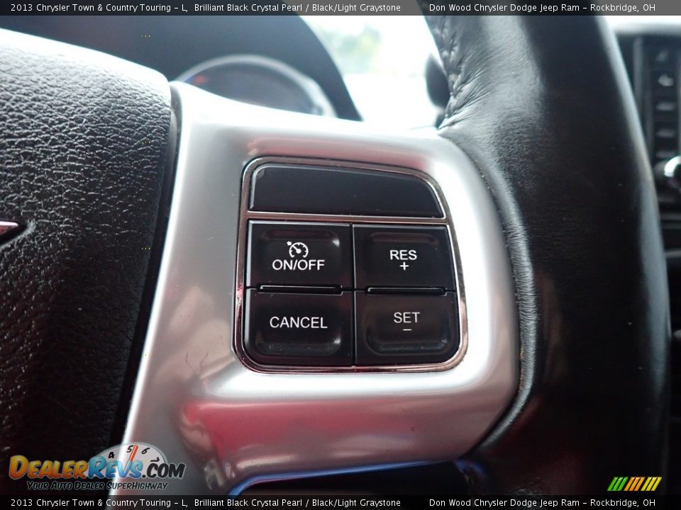 2013 Chrysler Town & Country Touring - L Brilliant Black Crystal Pearl / Black/Light Graystone Photo #30