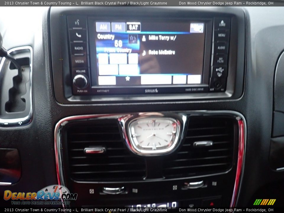 2013 Chrysler Town & Country Touring - L Brilliant Black Crystal Pearl / Black/Light Graystone Photo #31