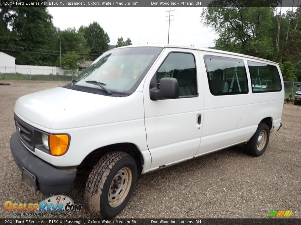 2004 Ford E Series Van E150 XL Passenger Oxford White / Medium Flint Photo #5