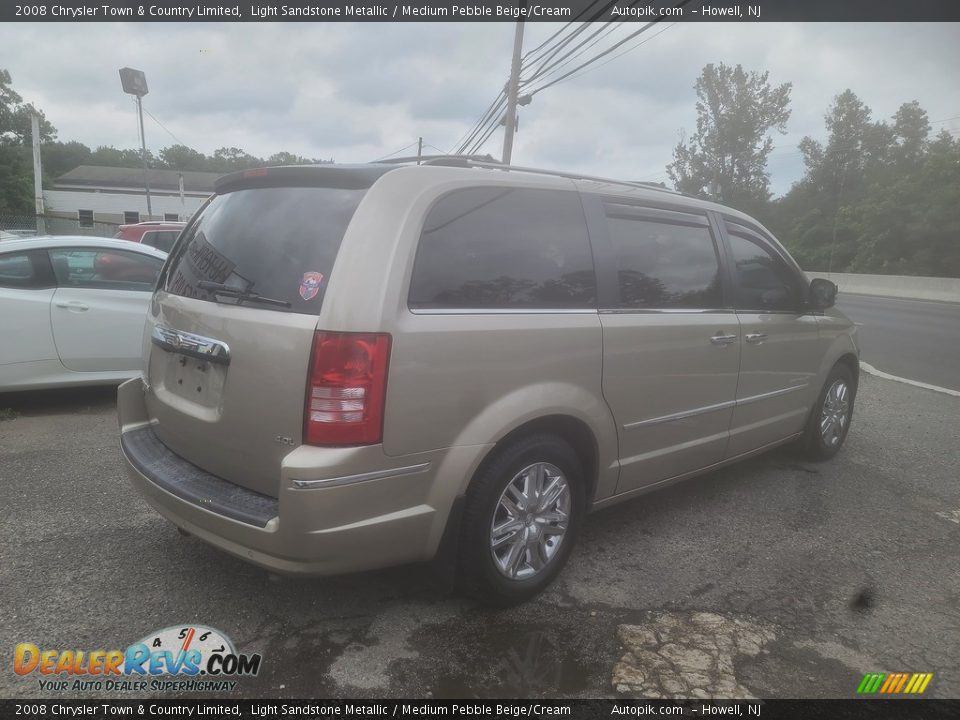 2008 Chrysler Town & Country Limited Light Sandstone Metallic / Medium Pebble Beige/Cream Photo #3