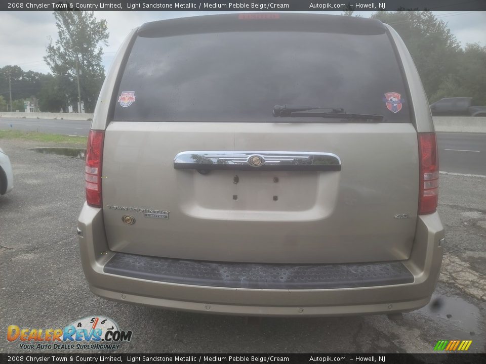 2008 Chrysler Town & Country Limited Light Sandstone Metallic / Medium Pebble Beige/Cream Photo #4