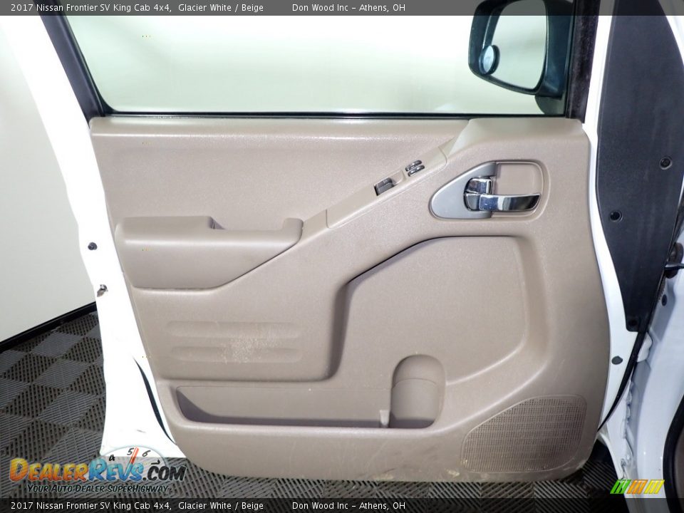 Door Panel of 2017 Nissan Frontier SV King Cab 4x4 Photo #15