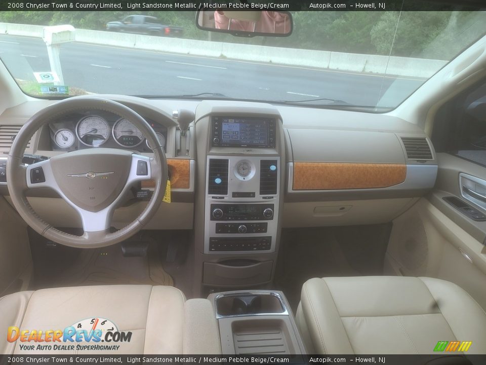 2008 Chrysler Town & Country Limited Light Sandstone Metallic / Medium Pebble Beige/Cream Photo #10