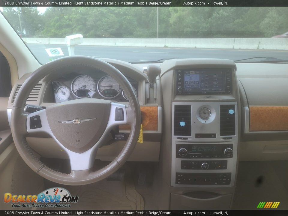 2008 Chrysler Town & Country Limited Light Sandstone Metallic / Medium Pebble Beige/Cream Photo #11