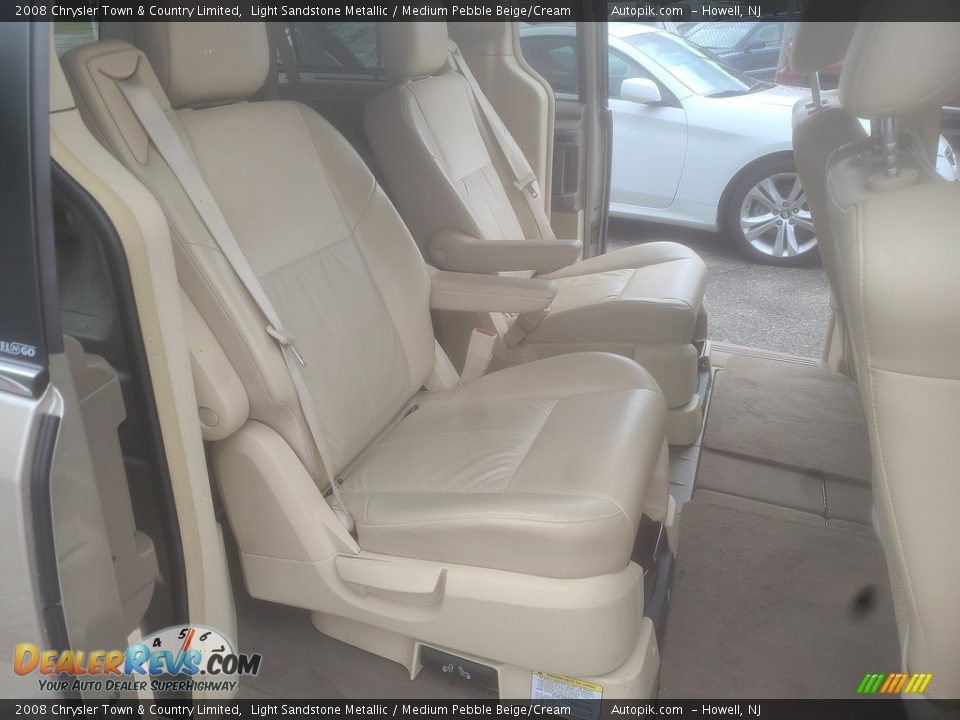 2008 Chrysler Town & Country Limited Light Sandstone Metallic / Medium Pebble Beige/Cream Photo #14