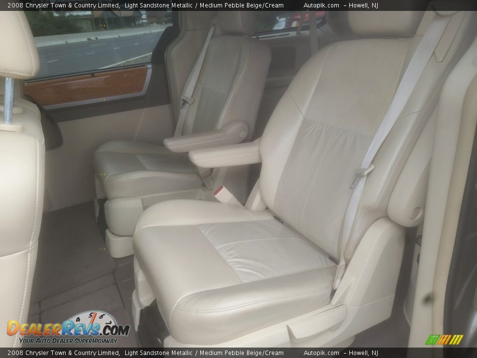 2008 Chrysler Town & Country Limited Light Sandstone Metallic / Medium Pebble Beige/Cream Photo #15