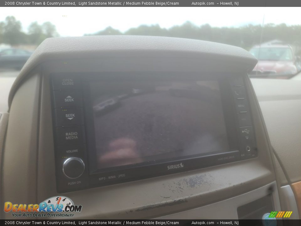 2008 Chrysler Town & Country Limited Light Sandstone Metallic / Medium Pebble Beige/Cream Photo #16