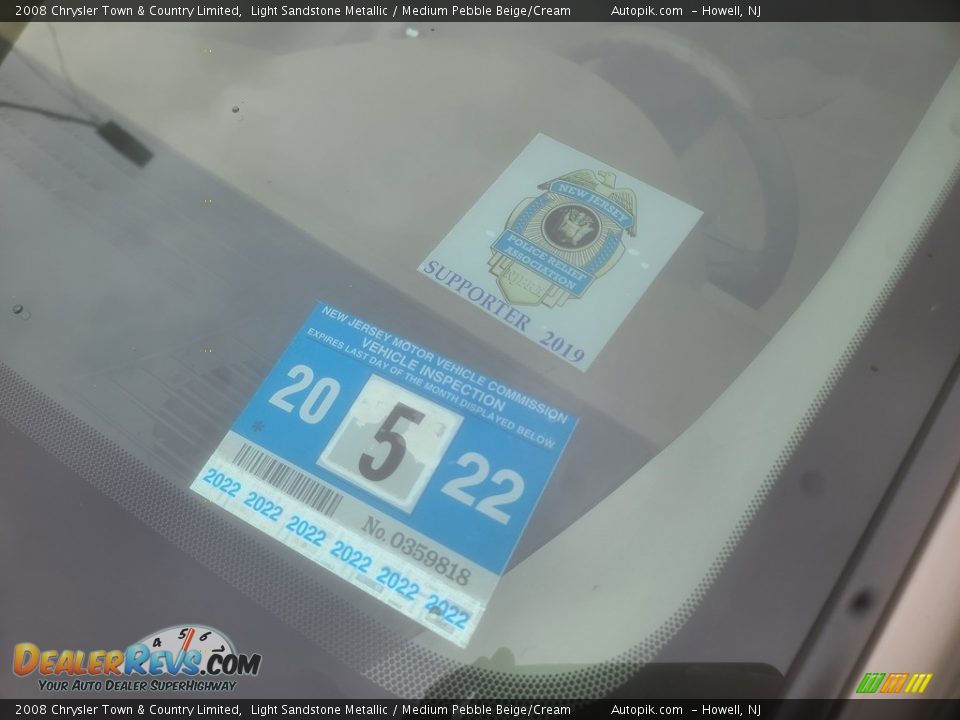 2008 Chrysler Town & Country Limited Light Sandstone Metallic / Medium Pebble Beige/Cream Photo #20