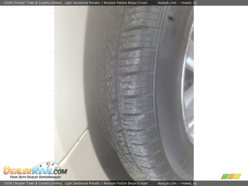 2008 Chrysler Town & Country Limited Light Sandstone Metallic / Medium Pebble Beige/Cream Photo #21