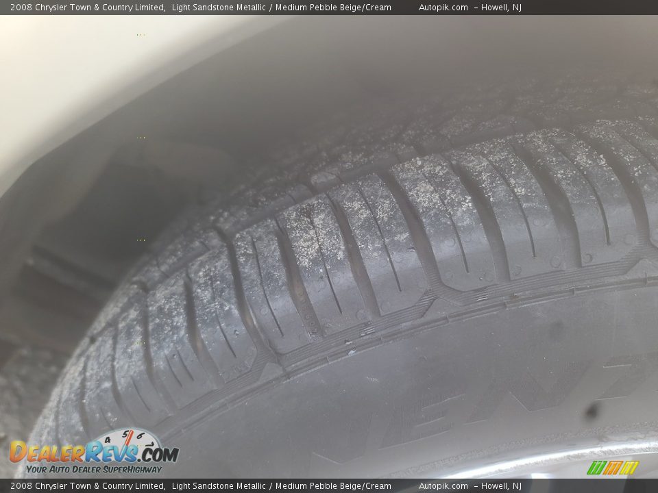 2008 Chrysler Town & Country Limited Light Sandstone Metallic / Medium Pebble Beige/Cream Photo #22