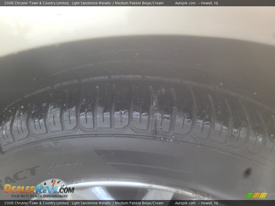 2008 Chrysler Town & Country Limited Light Sandstone Metallic / Medium Pebble Beige/Cream Photo #24