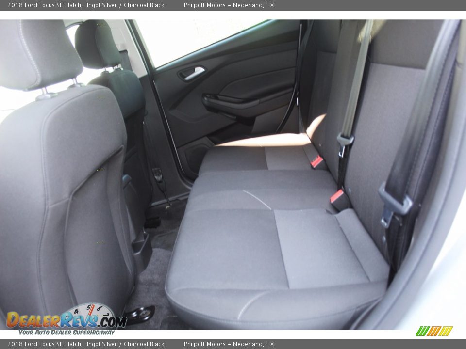 2018 Ford Focus SE Hatch Ingot Silver / Charcoal Black Photo #25