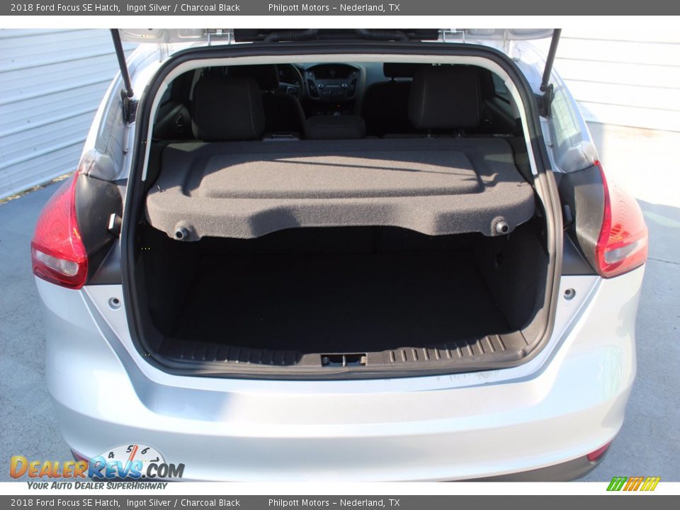 2018 Ford Focus SE Hatch Ingot Silver / Charcoal Black Photo #28