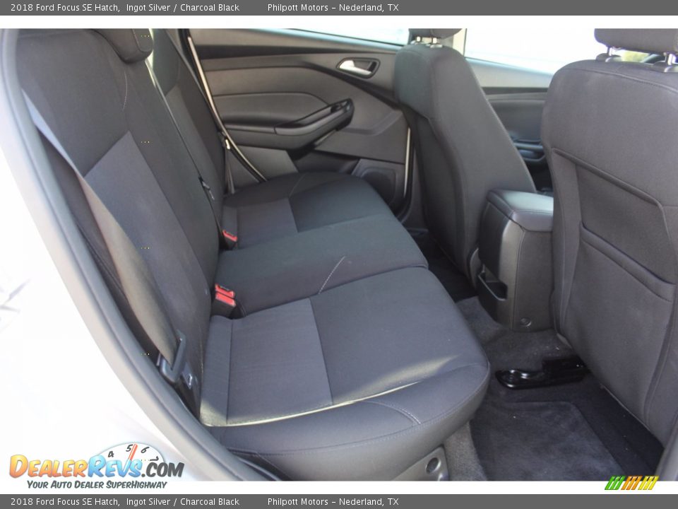 2018 Ford Focus SE Hatch Ingot Silver / Charcoal Black Photo #30