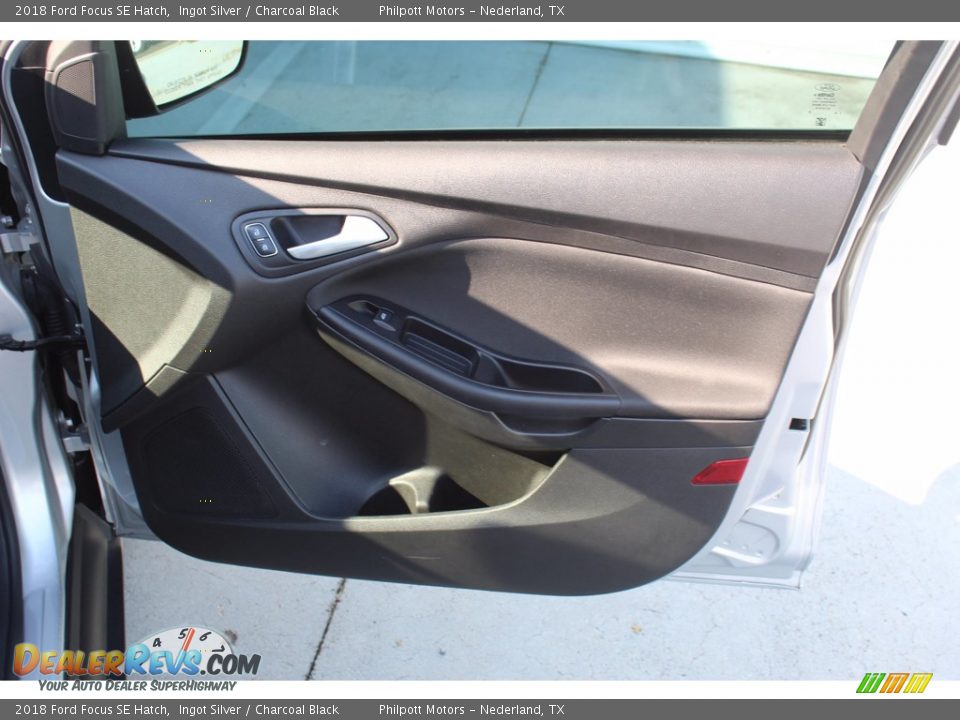 2018 Ford Focus SE Hatch Ingot Silver / Charcoal Black Photo #31
