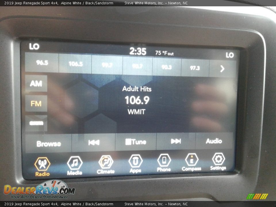 2019 Jeep Renegade Sport 4x4 Alpine White / Black/Sandstorm Photo #21