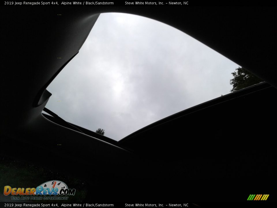 2019 Jeep Renegade Sport 4x4 Alpine White / Black/Sandstorm Photo #26