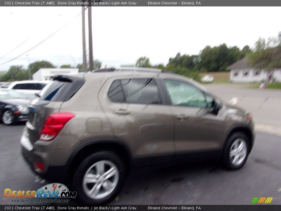 2021 Chevrolet Trax LT AWD Stone Gray Metallic / Jet Black/­Light Ash Gray Photo #4