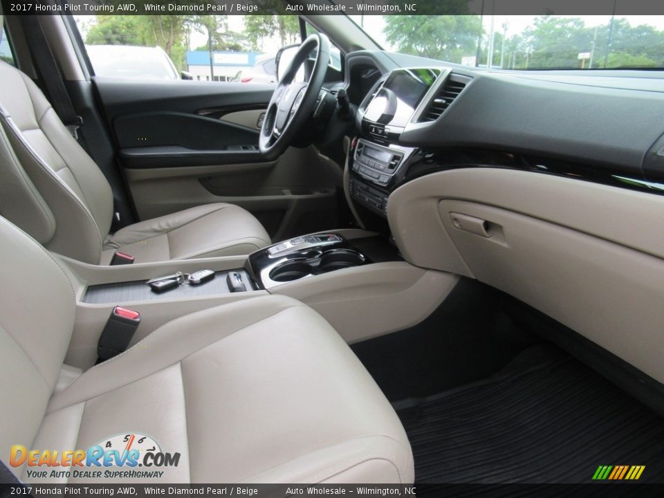 2017 Honda Pilot Touring AWD White Diamond Pearl / Beige Photo #11
