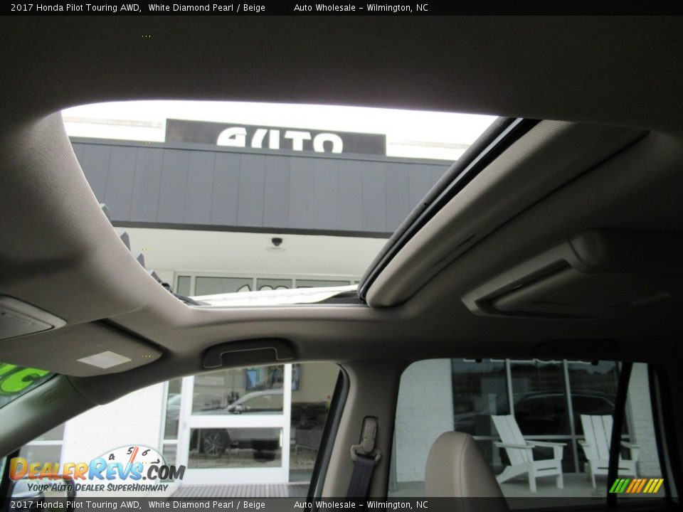 2017 Honda Pilot Touring AWD White Diamond Pearl / Beige Photo #13