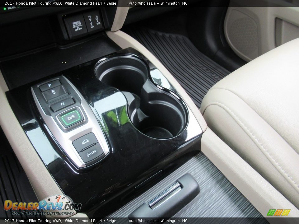 2017 Honda Pilot Touring AWD White Diamond Pearl / Beige Photo #19