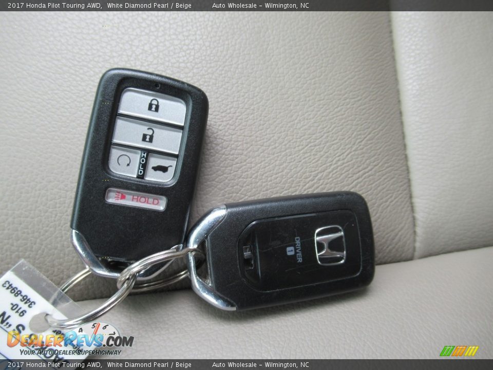2017 Honda Pilot Touring AWD White Diamond Pearl / Beige Photo #20