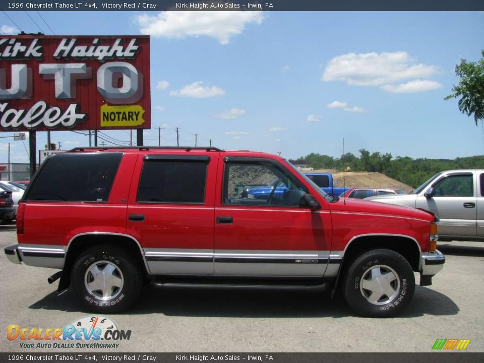 1996 Chevrolet Tahoe LT 4x4 Victory Red / Gray Photo #2