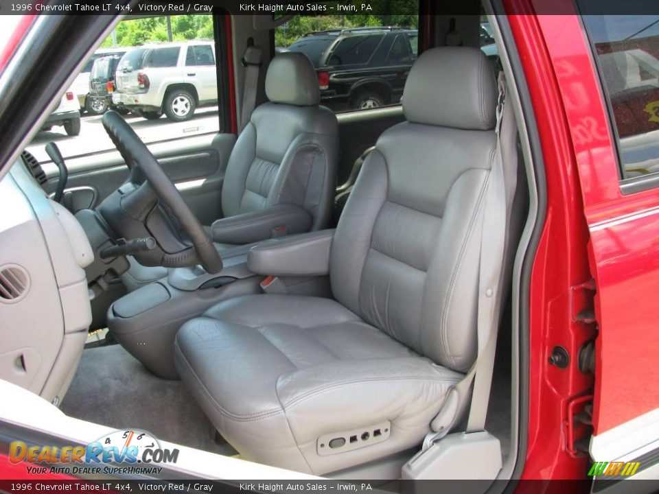 1996 Chevrolet Tahoe LT 4x4 Victory Red / Gray Photo #3