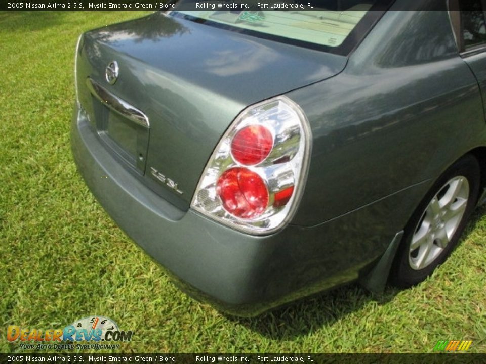2005 Nissan Altima 2.5 S Mystic Emerald Green / Blond Photo #23