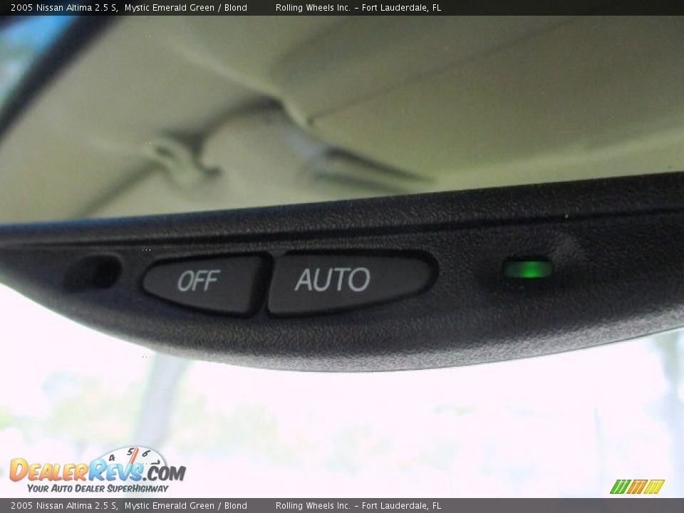 2005 Nissan Altima 2.5 S Mystic Emerald Green / Blond Photo #25
