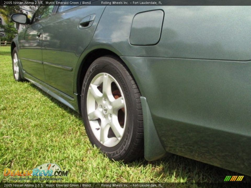 2005 Nissan Altima 2.5 S Mystic Emerald Green / Blond Photo #31