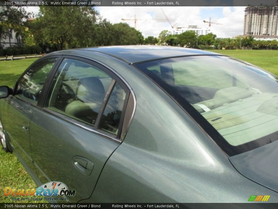 2005 Nissan Altima 2.5 S Mystic Emerald Green / Blond Photo #33
