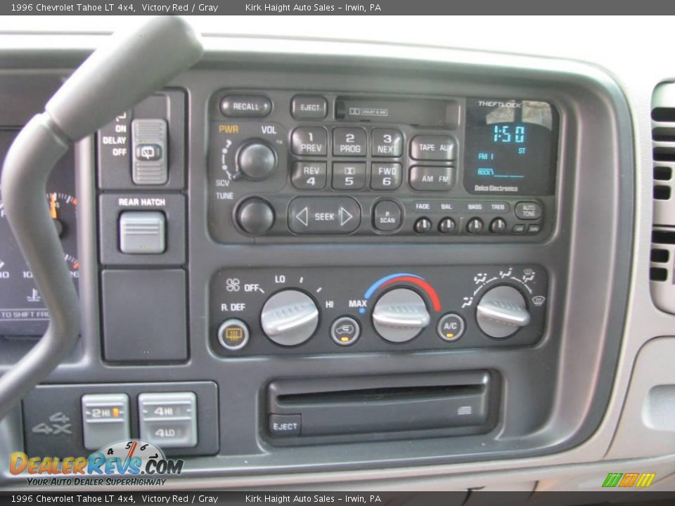 1996 Chevrolet Tahoe LT 4x4 Victory Red / Gray Photo #14