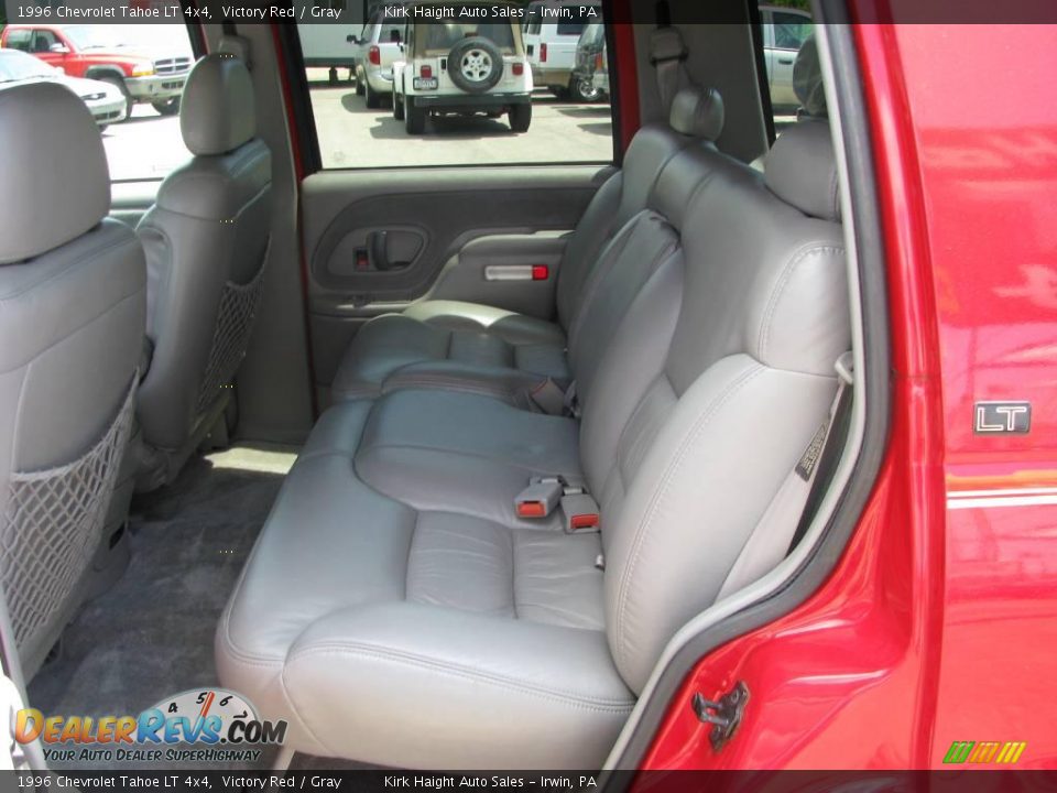 1996 Chevrolet Tahoe LT 4x4 Victory Red / Gray Photo #17