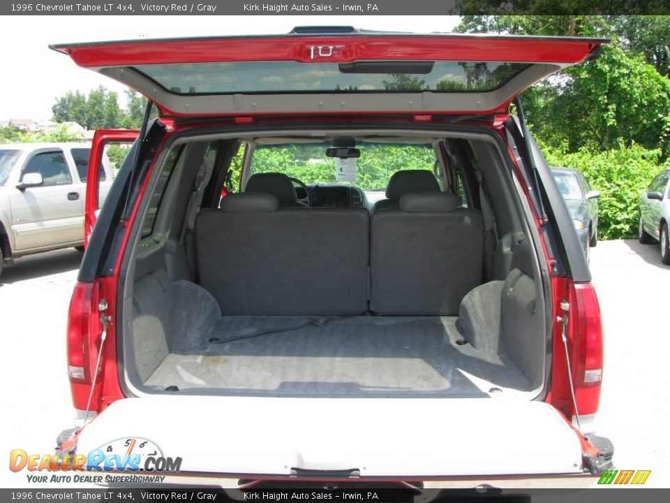 1996 Chevrolet Tahoe LT 4x4 Victory Red / Gray Photo #18