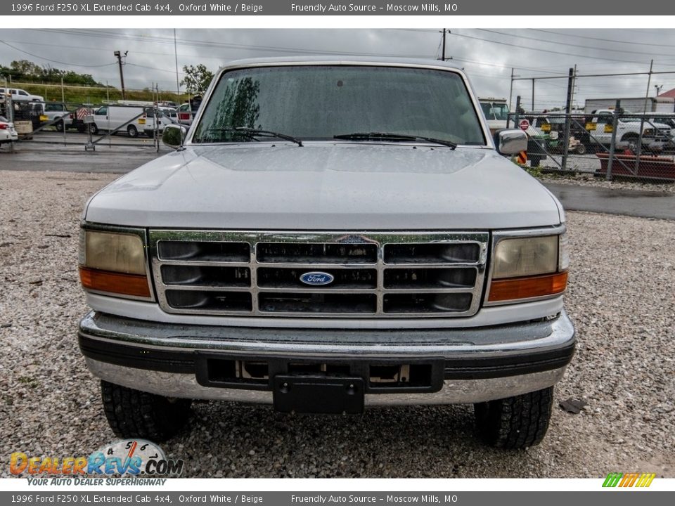 1996 Ford F250 XL Extended Cab 4x4 Oxford White / Beige Photo #9